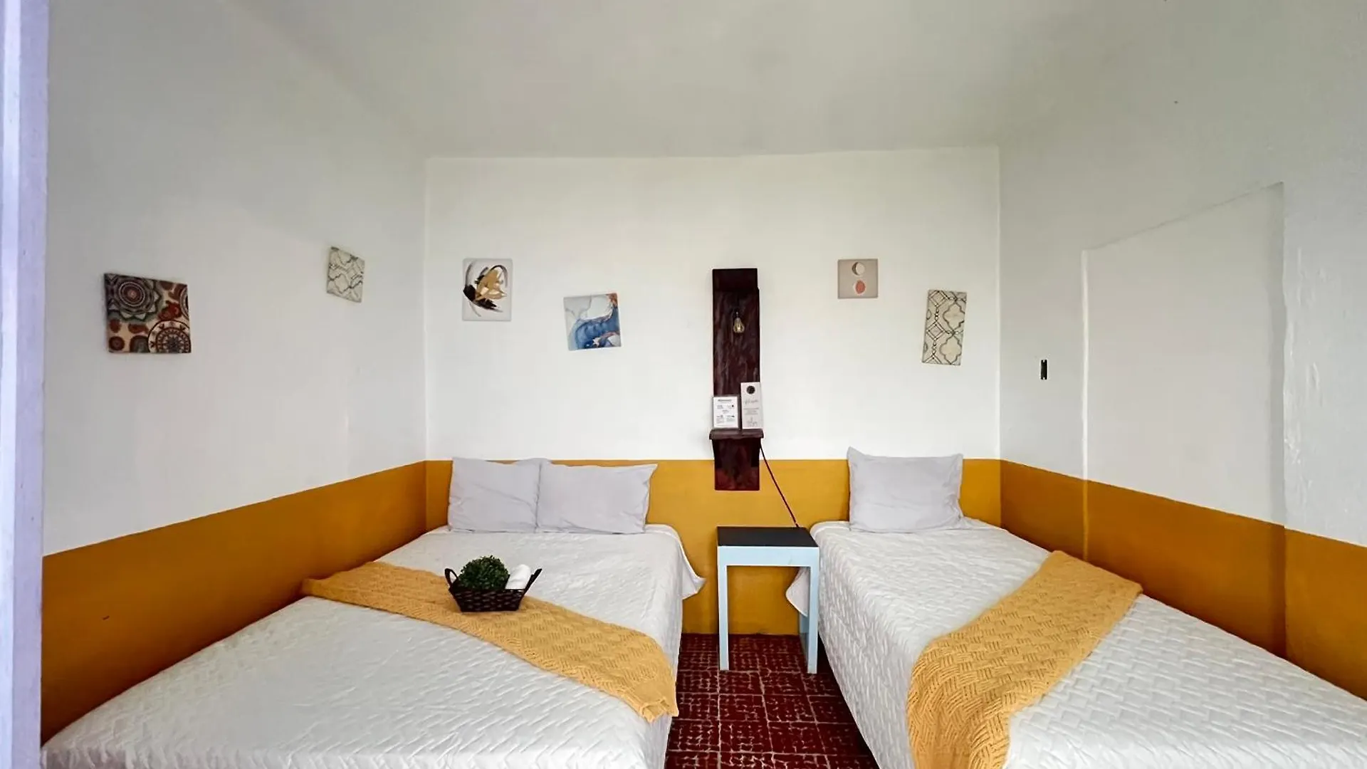Casa Del Viajero Antigua Otel 0*,  Guatemala